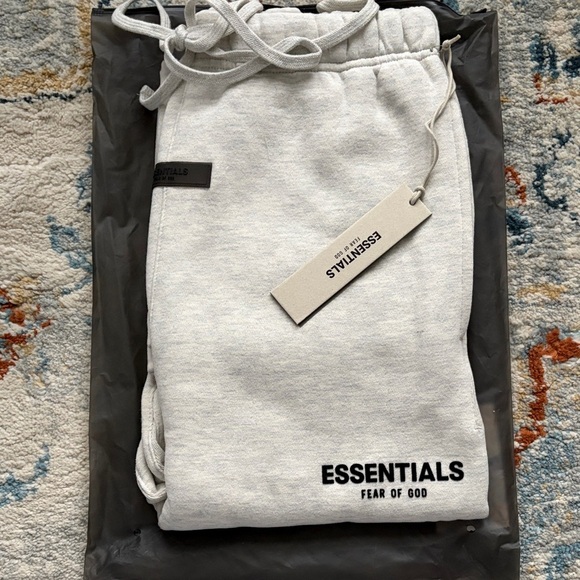 Essentials Fear Of God Relaxed Sweatpants Light Oatmeal Size XS - Picture 3 of 6